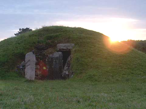 This is a photograph of the Alban Hefyn sunrise taken at Bryn Celli Ddu, Ynys Môn, North wales