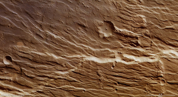 a clickable image link to the ESA Space in Images website with hi-res images of this Mars Express photo