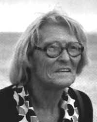 a photograph of Maria Reiche