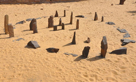 an image showing Nabta Playa megalithic calendar in Aswan Nubia museum, which is also a clickable link directly to the Ancient Origins story